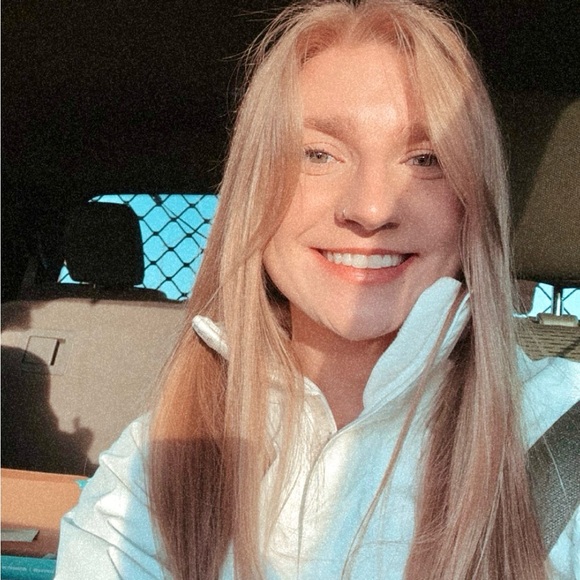 Meet your Posher, Ariel - Picture 1 of 1